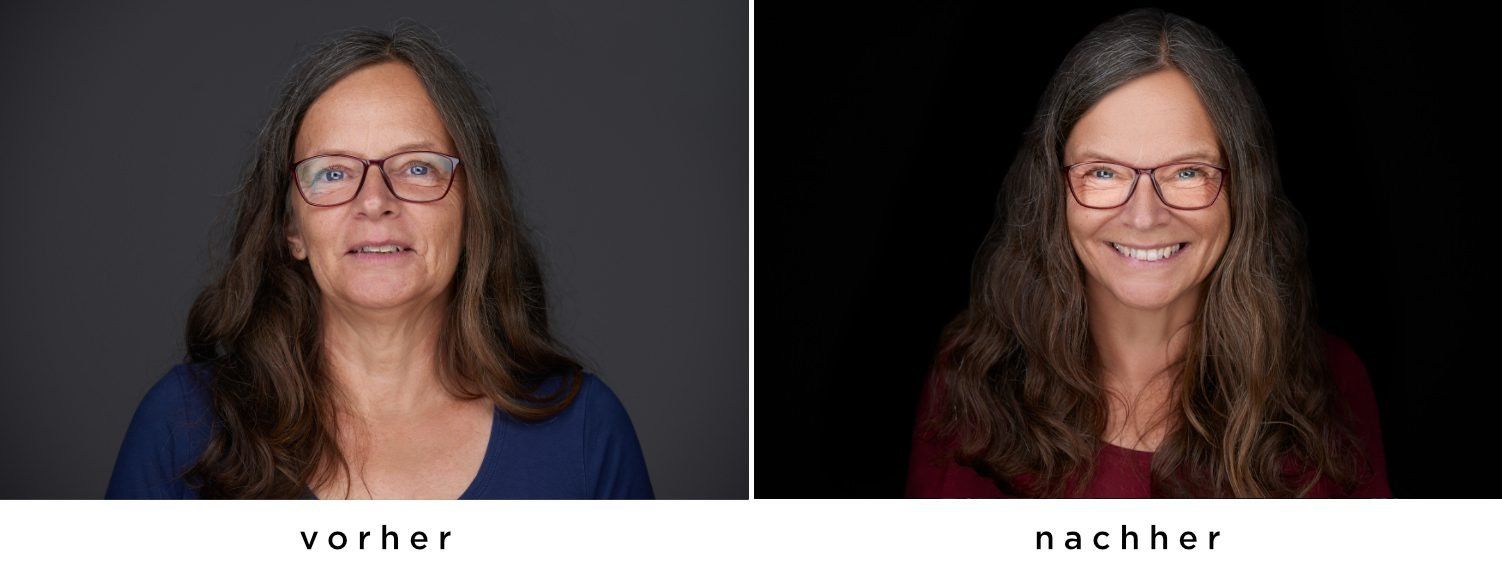Vorher/Nachher: Frau mit Brille und langen braunen Haaren – vorher im blauen Pullover vor grauem Hintergrund, nachher lächelnd in roter Bluse vor schwarzem Hintergrund
